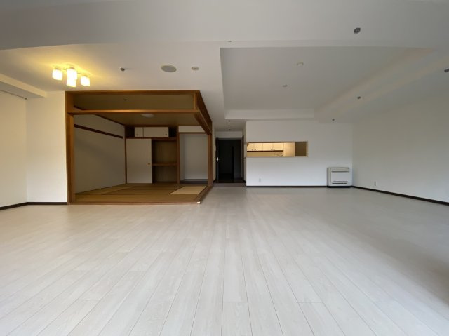 ウェルネスの森伊東・C棟の居間・リビング