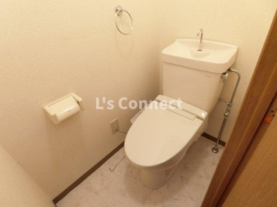 【トイレ】 | メゾンドゥラフィーネ | 温水洗浄便座付きのトイレ。