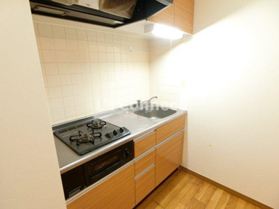 【キッチン】 | メゾンドゥラフィーネ | ２口ガスコンロのシステムキッチン。