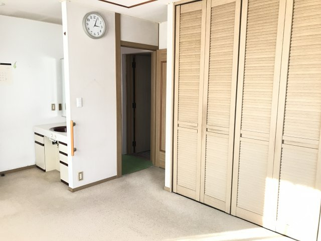 『鴻巣駅』東口18分の6LDKの中古戸建。ガーデニングを楽しめる庭付きですの洋室|2階　10.3帖洋室