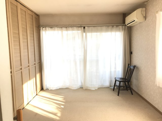 『鴻巣駅』東口18分の6LDKの中古戸建。ガーデニングを楽しめる庭付きですの洋室|2階　10.3帖洋室