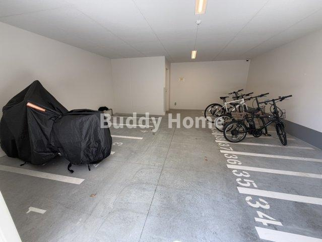 DOUBLE NINE RESIDENCE TENNOJIMINAMIの駐車場