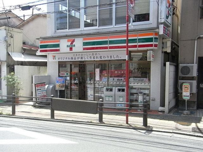 セブンイレブン 87m