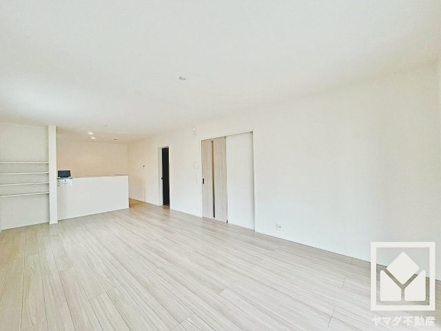 久御山町市田珠城　第1期　1号棟の居間・リビング