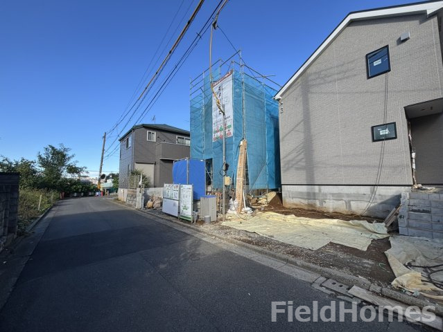 伊勢原市高森台3丁目新築戸建て　2号棟の前面道路含む現地写真|前面道路含む現地写真です。