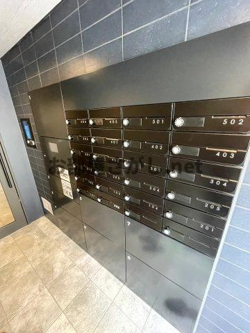 Laviere上中里のエントランス|毎日通るエントランスはこのようになっています