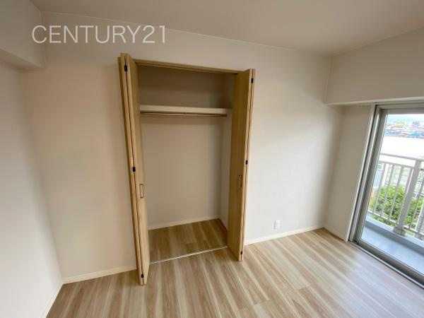 シャルマンコーポ高崎の収納|ハンガーパイプ付きクローゼットです。