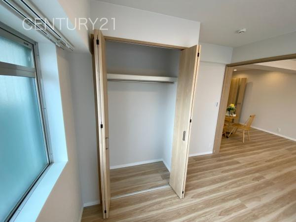 シーザーレジデンス高崎の収納|ハンガーパイプ付きクローゼットです。