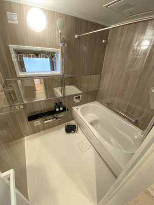 【浴室】 | アパガーデンパレス高崎 | ゆったりと寛げる大型バスタブ。
足を伸ばしたまま入浴可能です。
浴室乾燥機付きで天候が悪い日でも洗濯をして衣類を乾燥させることができます。