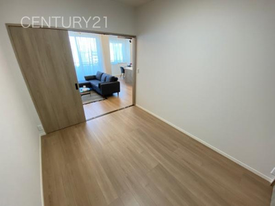 【洋室】 | アパガーデンパレス高崎 | LDKと続き間で開放感があります。
引き戸で簡単に仕切れますので状況に合わせた使い方ができます。