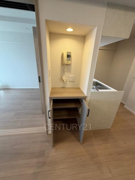 パシフィックパレス大手町の居間・リビング|収納棚