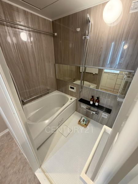 パシフィックパレス大手町の浴室|浴室乾燥機付きで天候が悪い日でも手軽に衣類を乾燥させることができます。