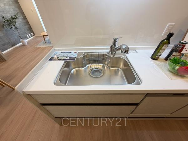 パシフィックパレス大手町のキッチン|ビルトイン浄水器付きです。