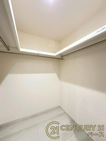 リーブルガーデン磯壁 １号棟 ／新築一戸建の収納|■現地撮影写真■冬物のコートや季節ものなどをたくさんしまえる広さ！