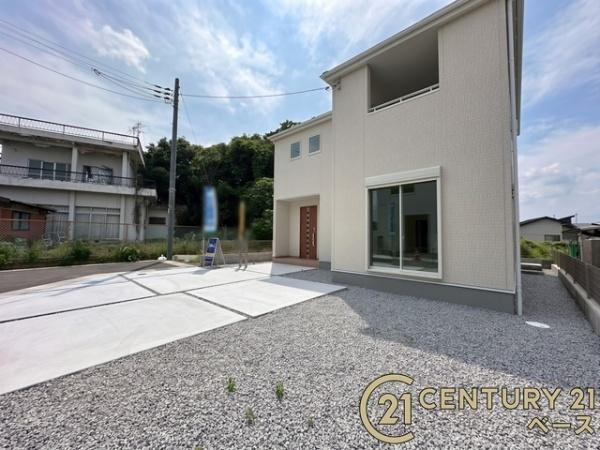 リーブルガーデン磯壁 １号棟 ／新築一戸建の庭|■現地撮影写真■広くて開放的なお庭でゆったりプライベートな時間を満喫！