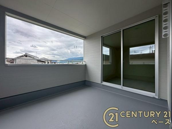 リーブルガーデン磯壁 ２号棟 ／新築一戸建のバルコニー|■現地撮影写真■ゆったりとしたインナーバルコニー・急な雨でも安心です！