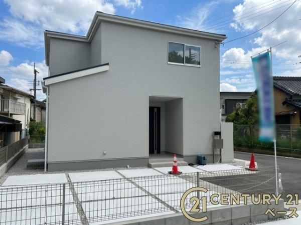 リーブルガーデン磯壁 ２号棟 ／新築一戸建の駐車場|■現地撮影写真■駐車スペースは並列２台可！来客時なども安心です！