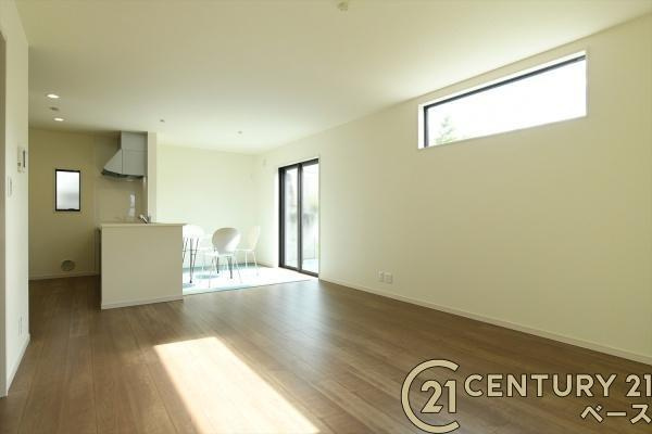 リーブルガーデン七条西町 １号棟 ／新築一戸建の内観：施工例|■ペアガラス使用で結露の心配もありません！■