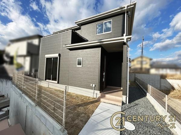 リーブルガーデン七条西町 ４号棟 ／新築一戸建の外観|■≪同仕様写真≫■耐震等級３の地震に強安心の邸宅！雨で汚れを洗い流してくれるセルフクリーニング機能付き外壁！お気軽にお問い合わせください！■