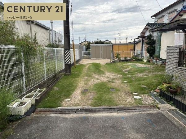 岡崎市舳越町字朝倉の売地の前面道路含む現地写真