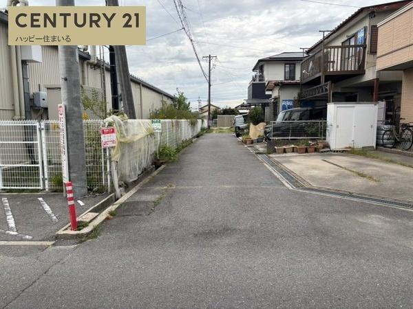 岡崎市舳越町字朝倉の売地の前面道路含む現地写真