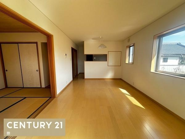 和歌山市平尾の中古一戸建の居間・リビング