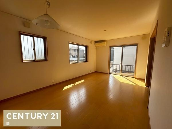 和歌山市平尾の中古一戸建の居間・リビング
