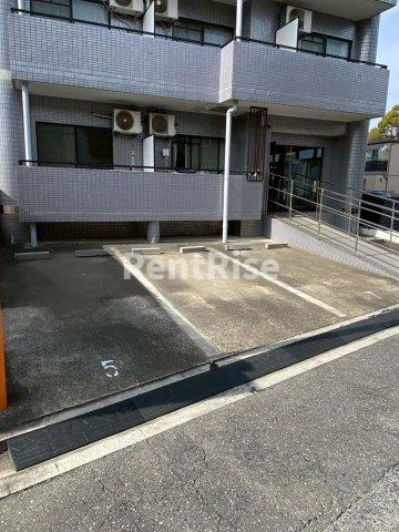 シェ・ラフォーレの駐車場