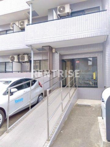 シェ・ラフォーレの駐車場