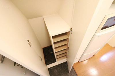 【玄関】 | レオネクスト伊吹Ⅱ | シューズボックス付きで女性の方でも収納が安心！