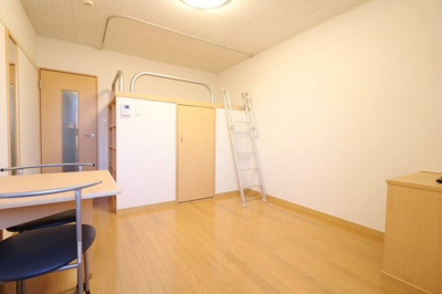 【居間・リビング】 | レオネクスト伊吹Ⅱ | １Fはフローリング仕様・２Ｆは絨毯仕様になります。