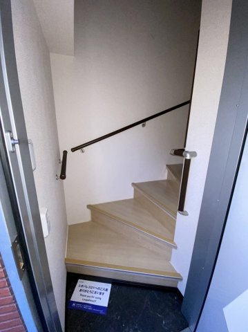 レオネクストパインヒルの玄関|2階の写真です。