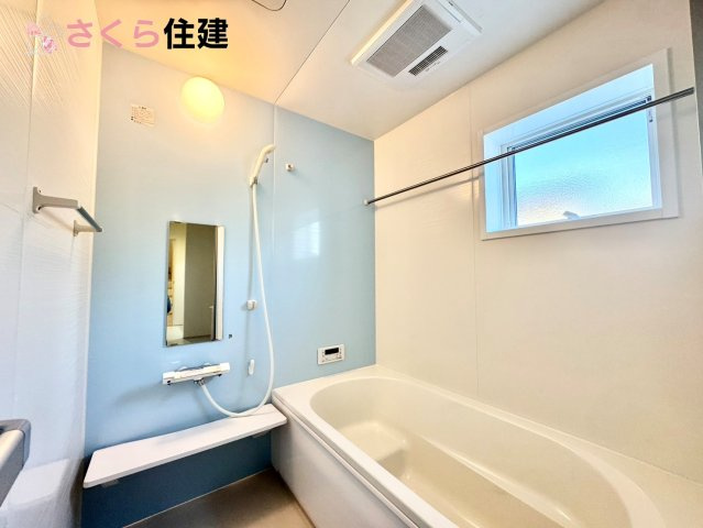 第1下野大光寺　4号棟の浴室|梅雨の時期は大活躍の浴室乾燥機！家族の数だけ増える洗濯物もしっかり乾かせます