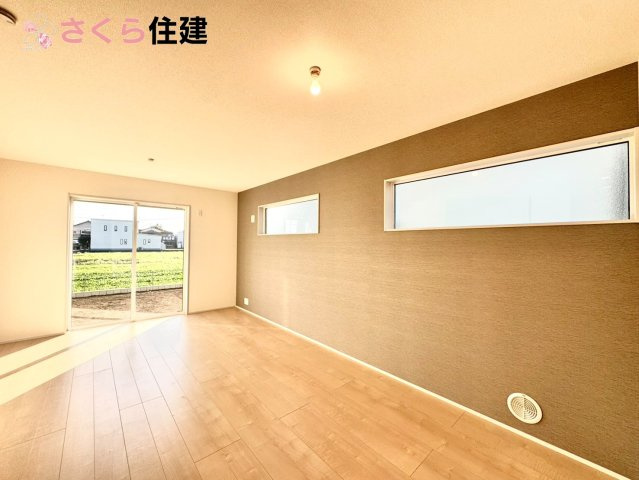 第1下野大光寺　4号棟の居間・リビング|広々16.2帖LDLは南向きで日当たり良好。ゆったりとした時間の流れる開放的なくつろぎの空間	