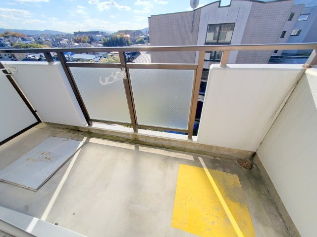 ロイヤルハイツ東生駒のバルコニー