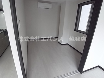 【寝室】 | 千匠ビル | 開放的な寝室です