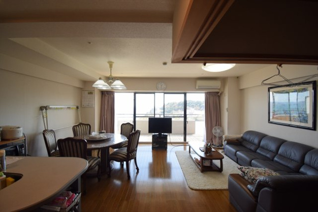 【居間・リビング】 | ライオンズヒルズ熱川第2