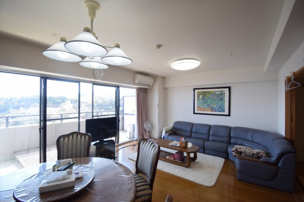 【居間・リビング】 | ライオンズヒルズ熱川第2