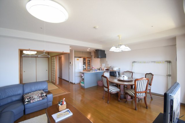 【居間・リビング】 | ライオンズヒルズ熱川第2