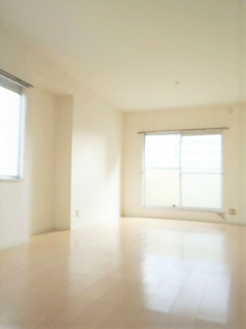 長門石ビレッジの洋室|ゆったり過ごせるリビングです