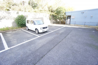 【駐車場】