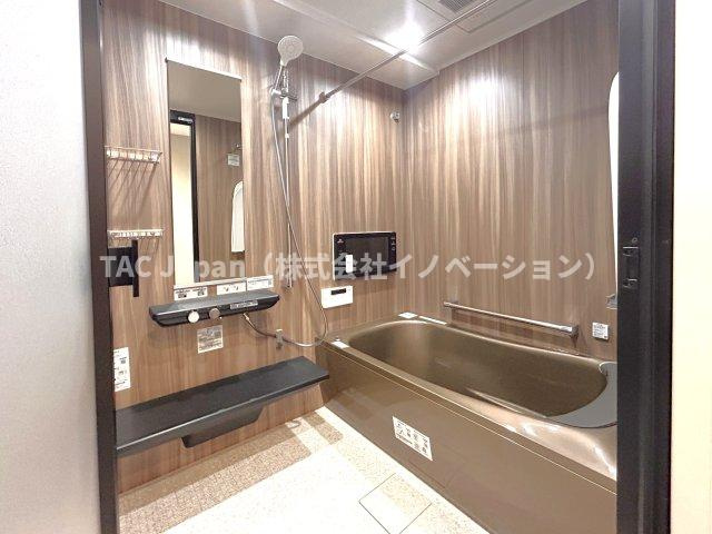 オーベル池袋立教通りの浴室|【お風呂】
足を伸ばせる浴槽＆ワンタッチでお湯張や追焚が出来るオートバスで1日の疲れも快適にリフレッシュ。雨のお洗濯に威力を発揮する浴室換気乾燥機付き。