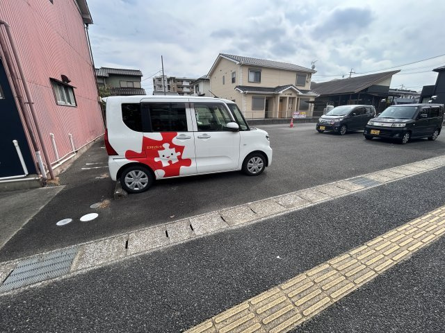 コーポ村瀬の駐車場