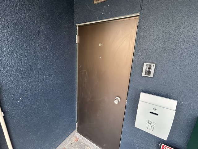 コーポ村瀬の玄関