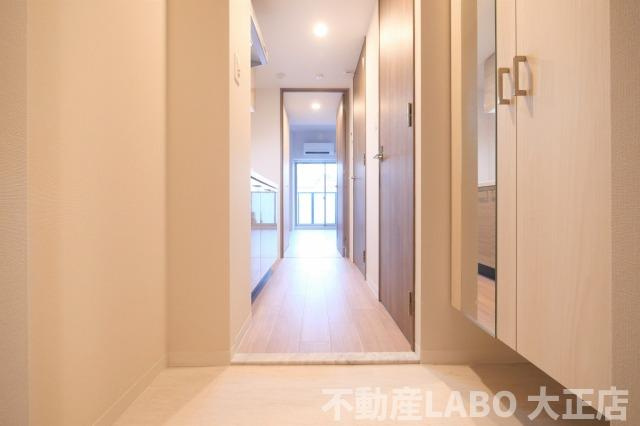 エスリード弁天町桜通レジデンスの玄関