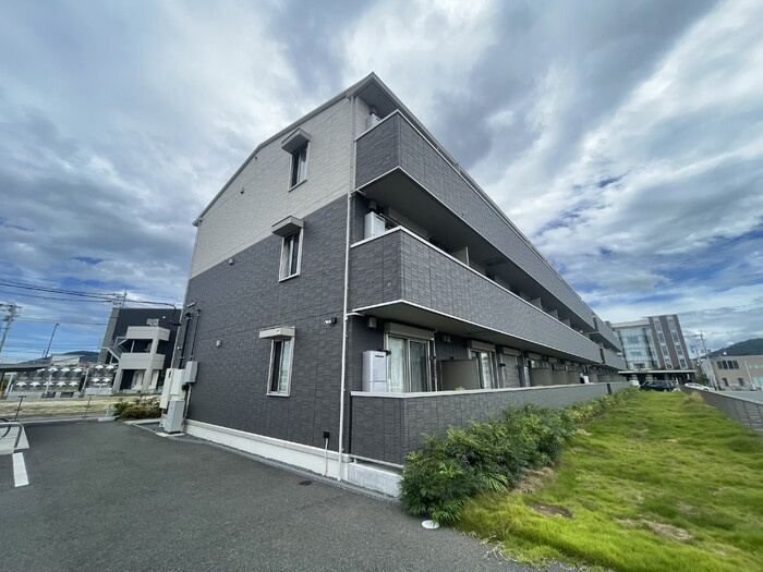 アンジューノ上代 A棟の外観