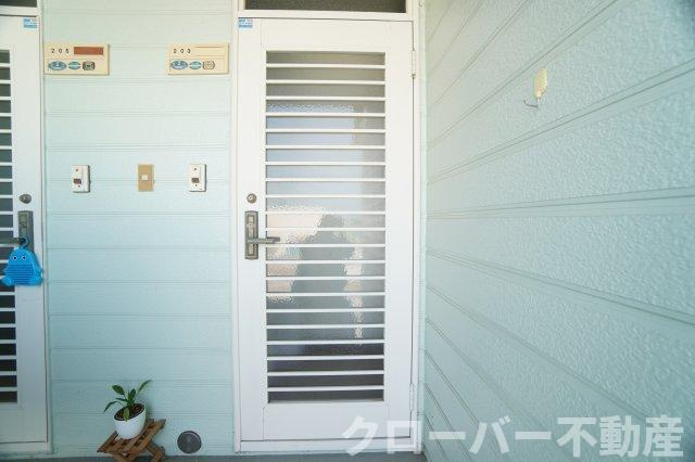 メゾニティ郡家の玄関