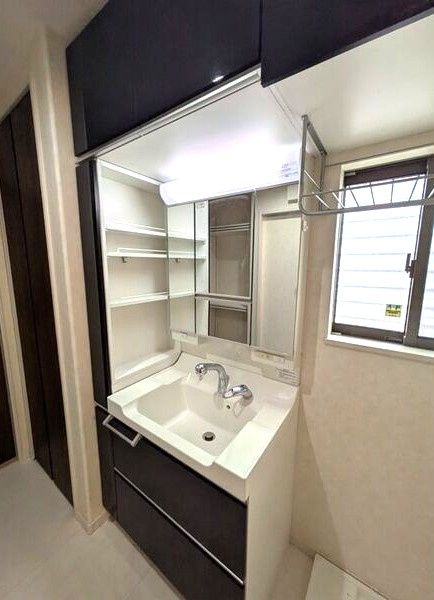 石仏町長北屋敷戸建の洗面所