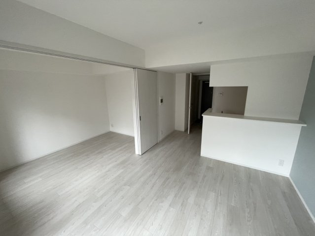 ファーストフィオーレ東灘の居間・リビング|使いやすい居間です