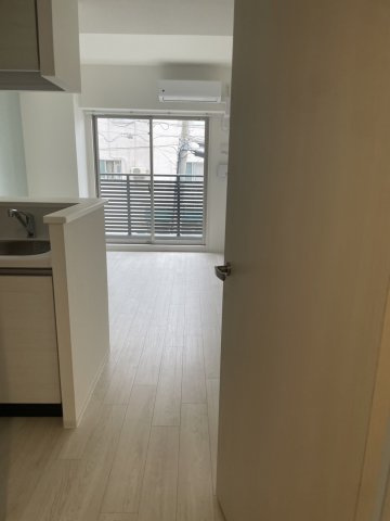 ファーストフィオーレ東灘の居間・リビング|こちらのリビングで趣味の時間をお楽しみください